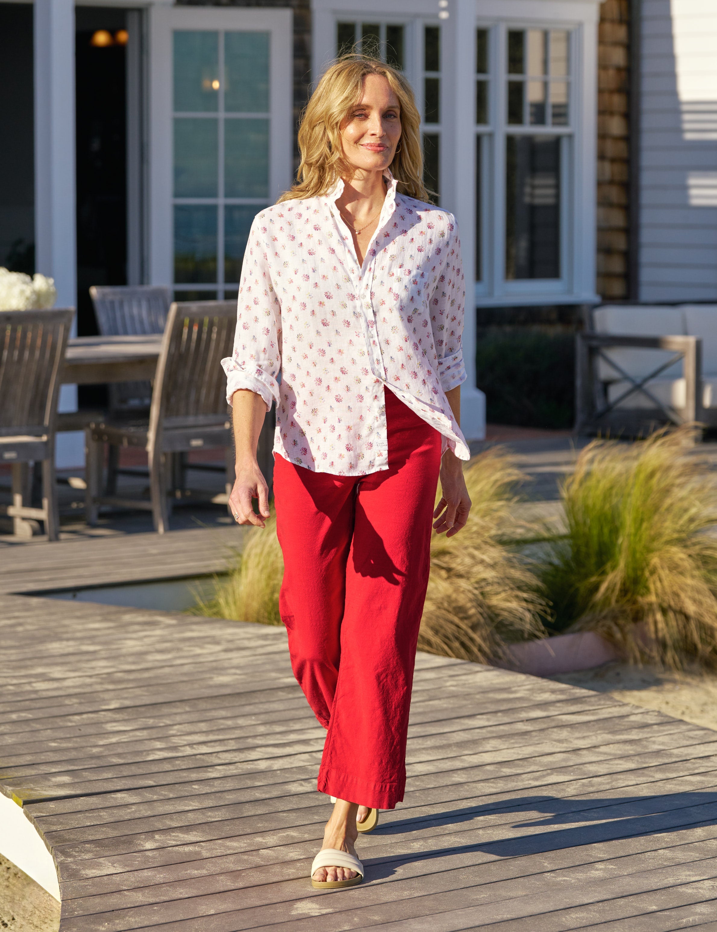 EILEEN Red and Blue Flower, Italian Classic Linen