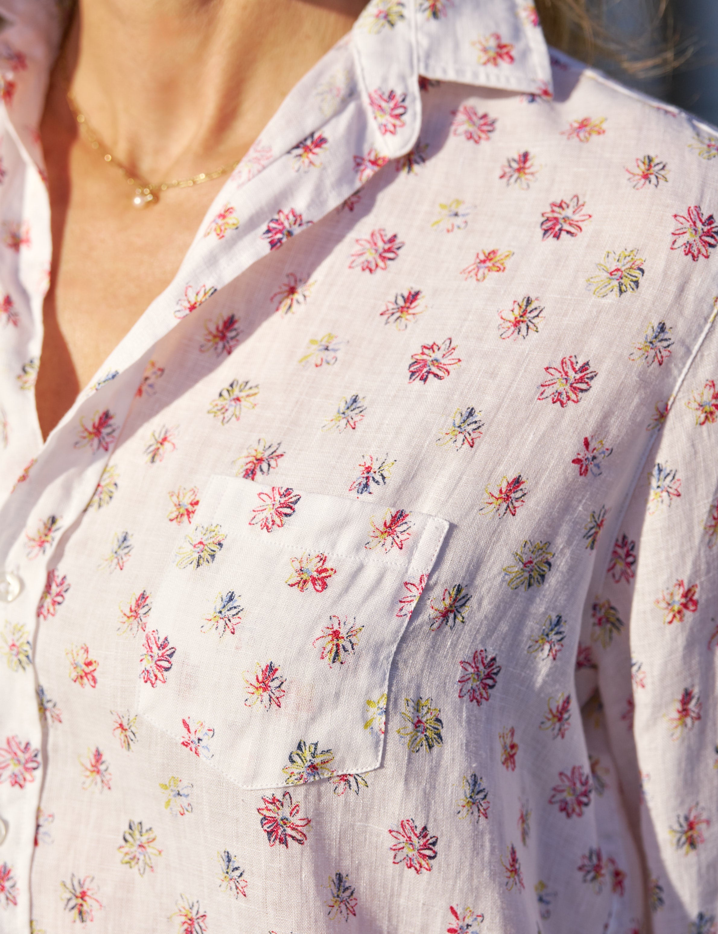 EILEEN Red and Blue Flower, Italian Classic Linen